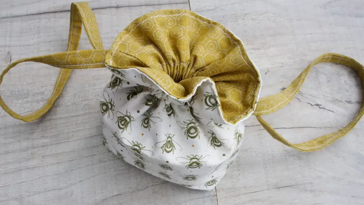 How to Make A Stylish Reversible Drawstring Bag